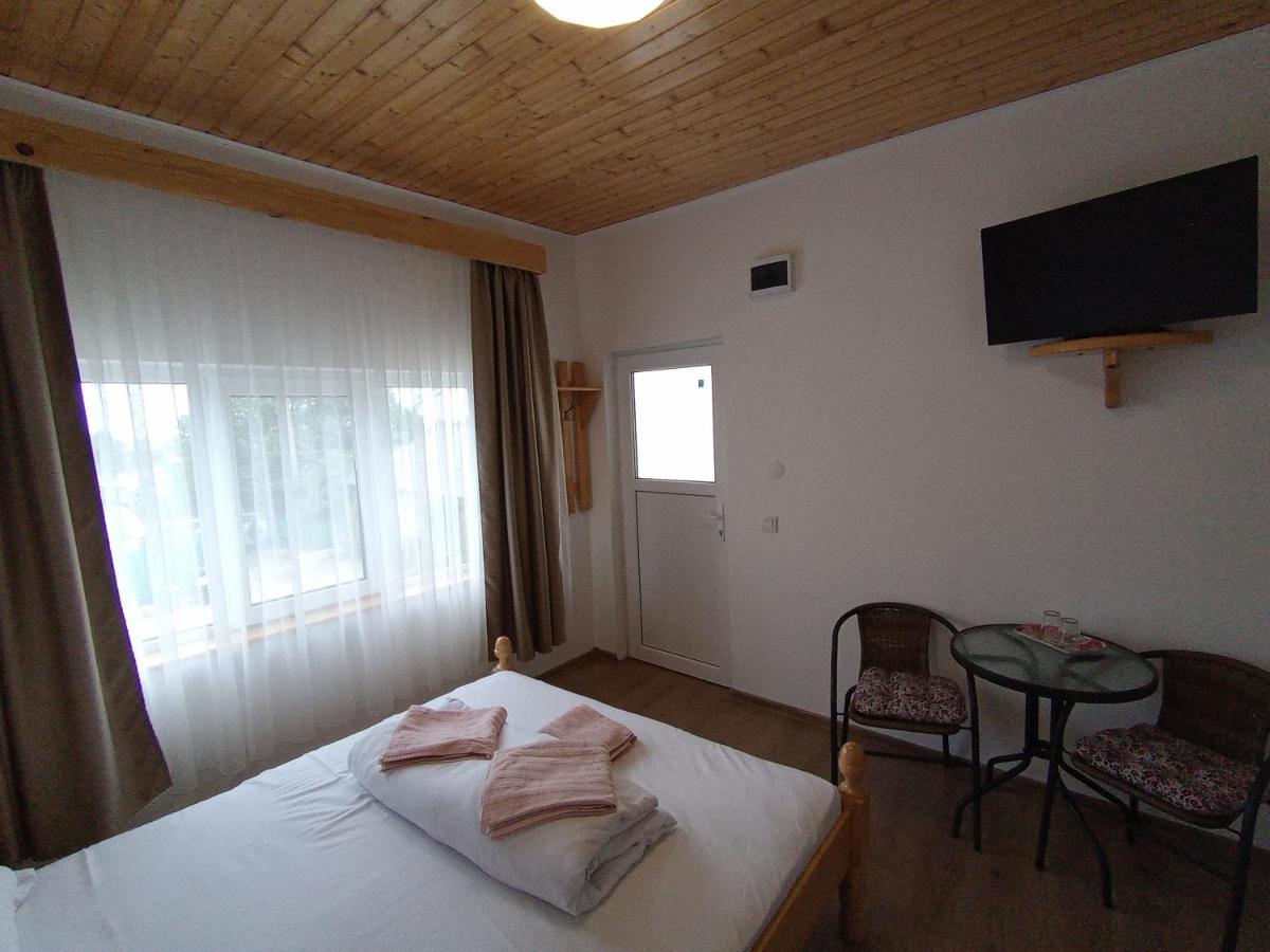 Hotel La Mariana Vama Veche Zewnętrze zdjęcie